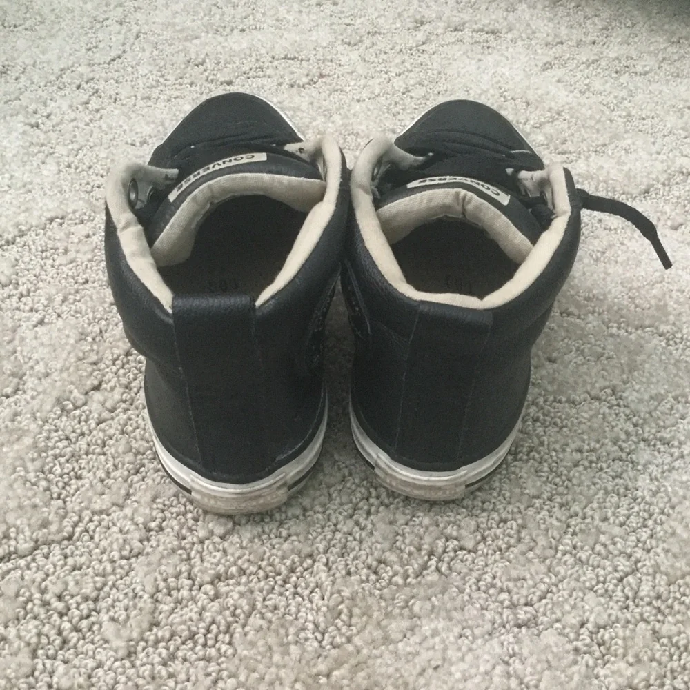 Kids Black Leather Converse High Top Sneakers Size 1.5 Casual Basic Comfort